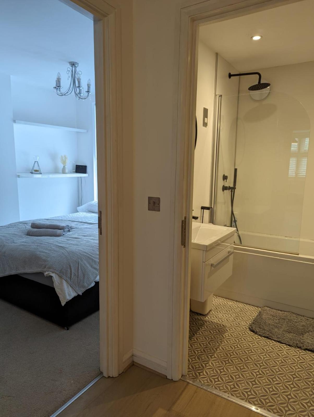 2-Bed Apartment Heart Of Cardiff Exterior photo